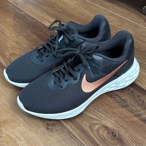 Nike Women's Black and Copper Running Sneakers